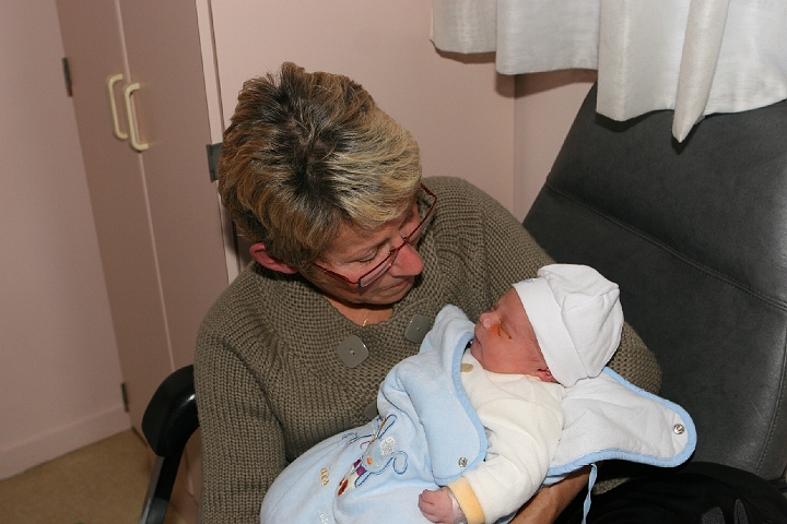 14_1_JR_IMG_9025.JPG - Avec ma mamy, je sens que je vais en faire ce que je veux...